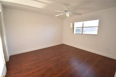 3051 Sunrise Lakes Drive #311, Sunrise FL - photo 8 of 20