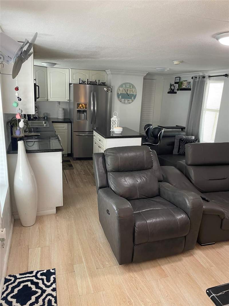 2 bedroom Mobile Home at 8670 SW 18th Court, Park City Sec Two 56-25 B, Davie — photo 4