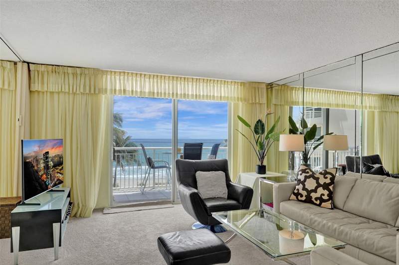 2 bedroom Condominium at 1051 Hillsboro Mile #307e, Hillsboro Le Baron Condo, Hillsboro Beach — photo 3