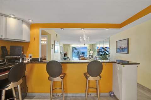 1051 Hillsboro Mile #307e, Hillsboro Beach FL - photo 11 of 31
