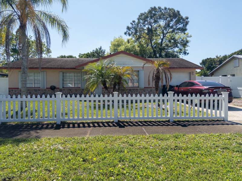 3 bedroom Single Family Residence at 3205 Hibiscus, PINECREST ESTATES UNIT 1, Fort Pierce — photo 2
