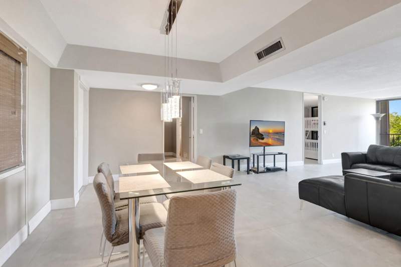 3 bedroom Condominium at 501 SW 11th Place #403, Corinthian Gardens, Boca Raton — photo 5