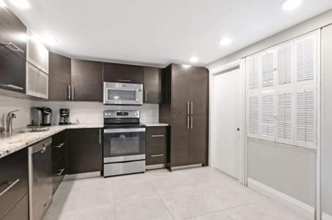 501 SW 11th Place #403, Boca Raton FL - photo 9 of 38