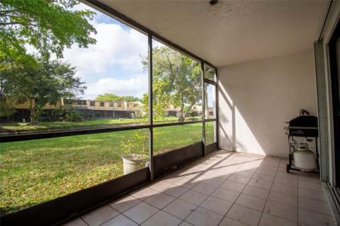 9417 NW 42nd Street, Sunrise FL - photo 10 of 22