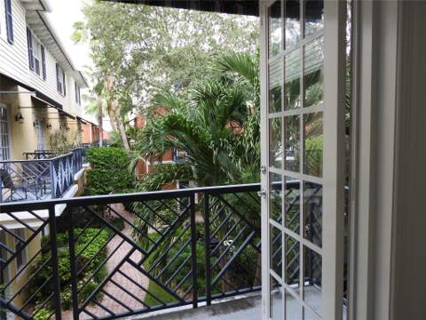 2299 NE 9th Avenue #2299, Wilton Manors FL - photo 6 of 30