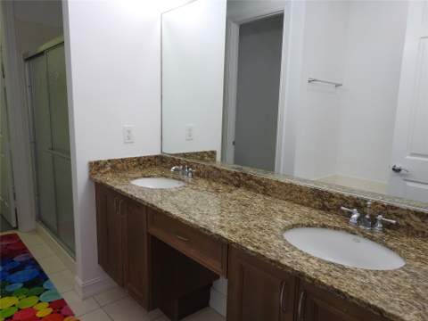 2299 NE 9th Avenue #2299, Wilton Manors FL - photo 18 of 30