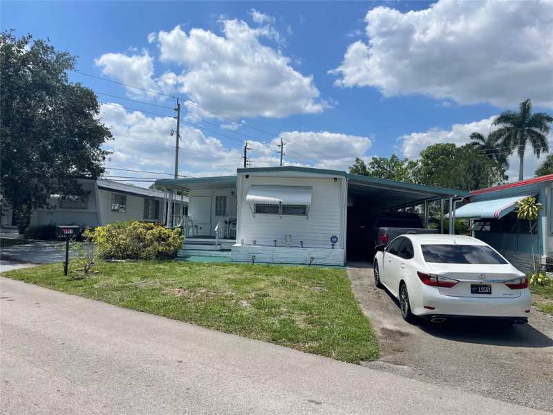 3 bedroom Mobile Home at 8581 SW 20th Place, Park City Sec Two 56-25 B, Davie — photo 1