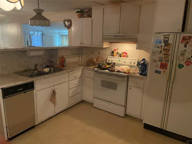 3 bedroom Mobile Home at 8581 SW 20th Place, Park City Sec Two 56-25 B, Davie — photo 3