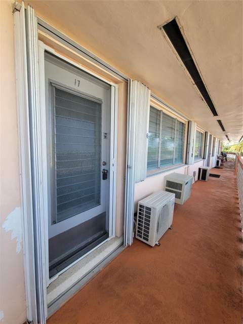 800 SW 11th Avenue #17, Hallandale Beach FL - photo 15 of 23