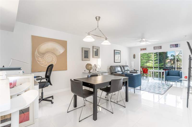 2 bedroom Condominium at 811 S Hollybrook Drive #301, Hollybrook Golf & Tennis, Pembroke Pines — photo 2