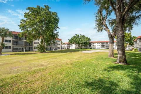 811 S Hollybrook Drive #301, Pembroke Pines FL - photo 6 of 77