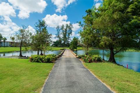 811 S Hollybrook Drive #301, Pembroke Pines FL - photo 17 of 77