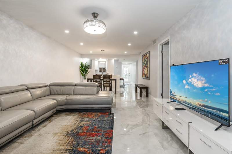 2 bedroom Condominium at 9523 S Hollybrook Lake Drive #102, Hollybrook Golf & Tennis, Pembroke Pines — photo 2