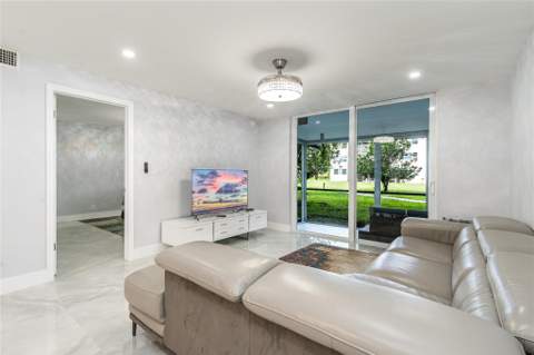 9523 S Hollybrook Lake Drive #102, Pembroke Pines FL - photo 16 of 64