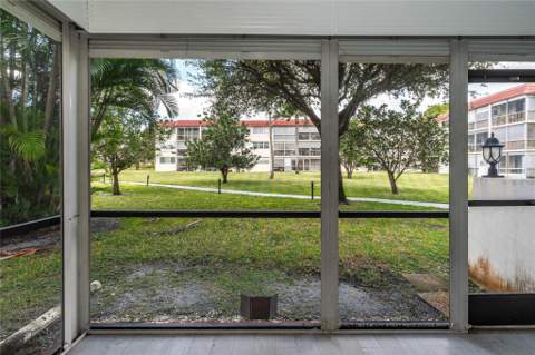 9523 S Hollybrook Lake Drive #102, Pembroke Pines FL - photo 20 of 64