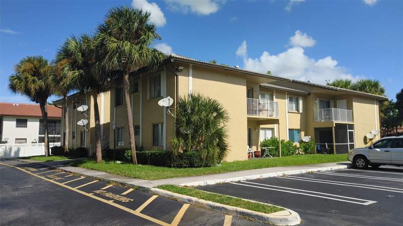 3 bedroom Condominium at 11585 NW 44th Street #11585, Coral West, Coral Springs — photo 2