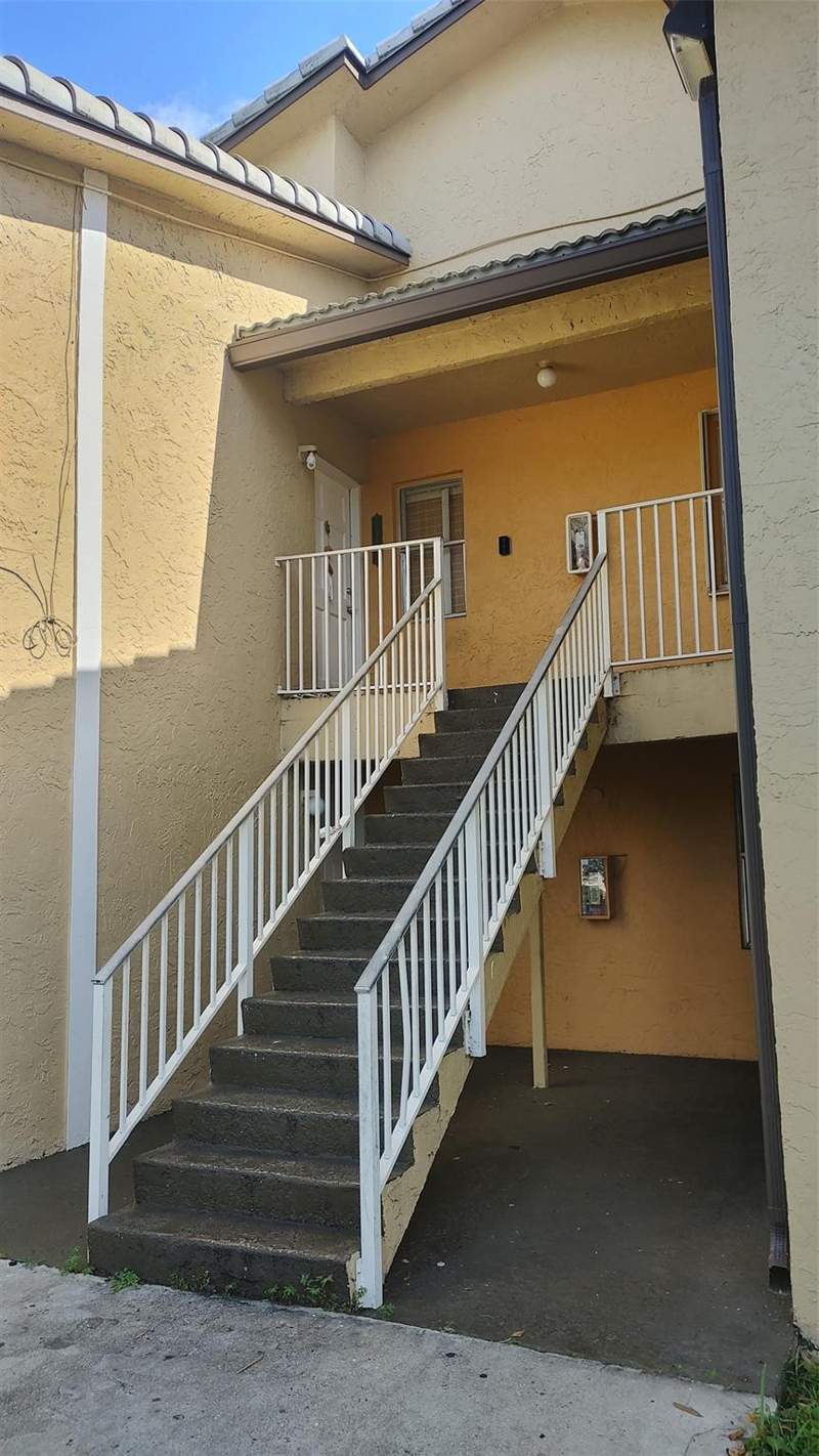 3 bedroom Condominium at 11585 NW 44th Street #11585, Coral West, Coral Springs — photo 4