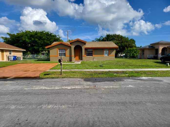 3 bedroom Single Family Residence at 1420 NW 3rd Terrace, Novelty Sub 152-12 B, Pompano Beach — photo 2