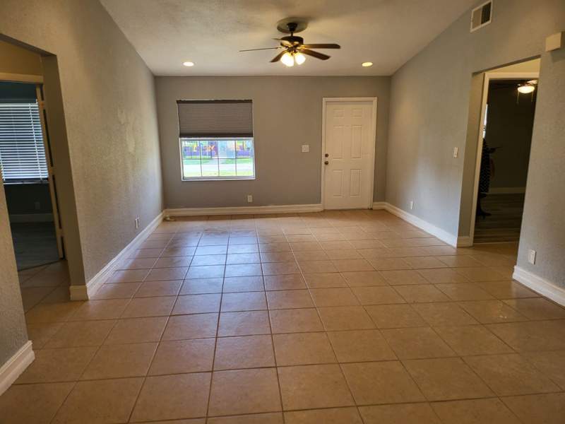 3 bedroom Single Family Residence at 1420 NW 3rd Terrace, Novelty Sub 152-12 B, Pompano Beach — photo 4