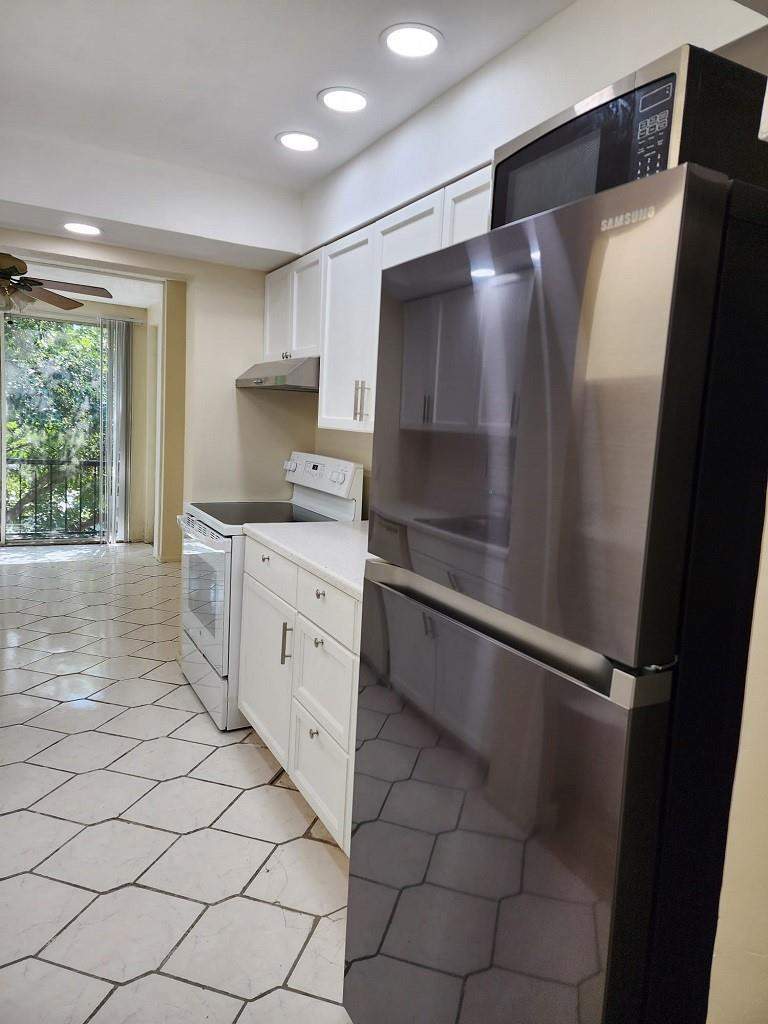 2 bedroom Condominium at 3660 Inverrary Drive #3L, International Village, Lauderhill — photo 4