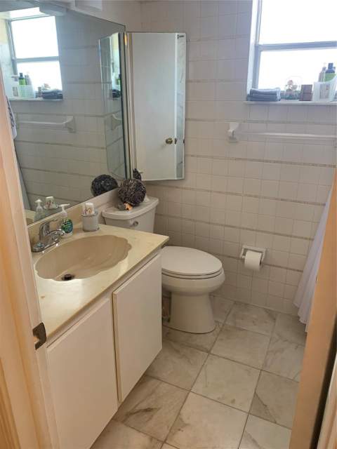 4311 Crystal Lake Drive #314, Deerfield Beach FL - photo 13 of 31