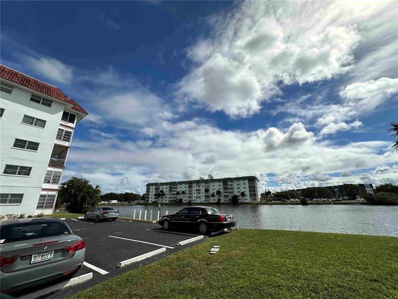 2 bedroom Condominium at 4751 NW 21st Street #618, Castle Gardens, Lauderhill — photo 4