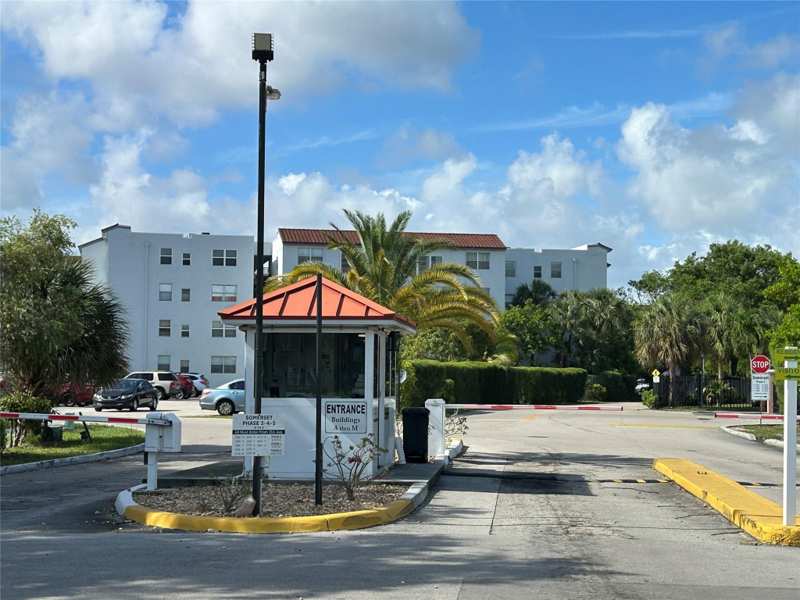 2 bedroom Condominium at 2800 Somerset Drive #109J, Somerset At Laud Lakes, Lauderdale Lakes — photo 1