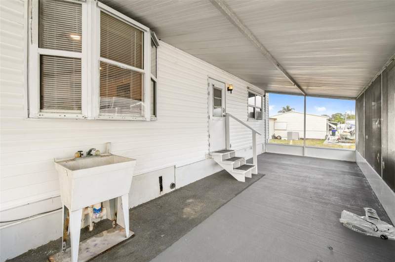2 bedroom Mobile Home at 7897 SE Swan Avenue, Ridgeway Mobile Home Sub, Hobe Sound — photo 3