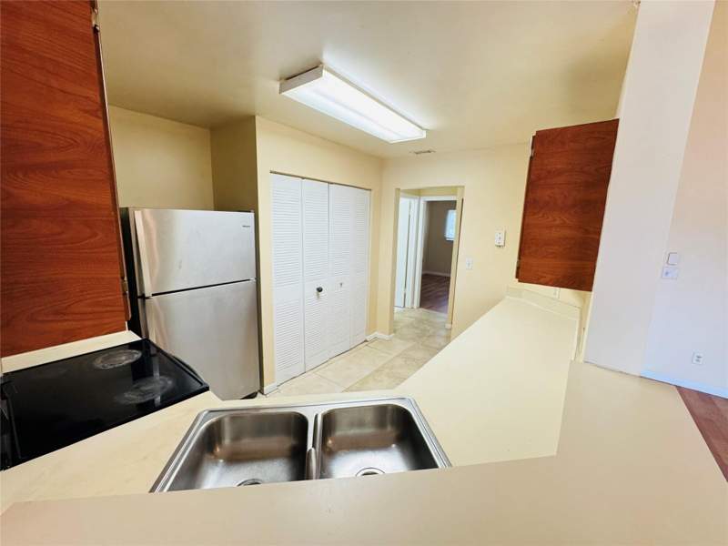 2 bedroom Condominium at 3449 NW 44th Street #202, Summer Lake Condo, Lauderdale Lakes — photo 2