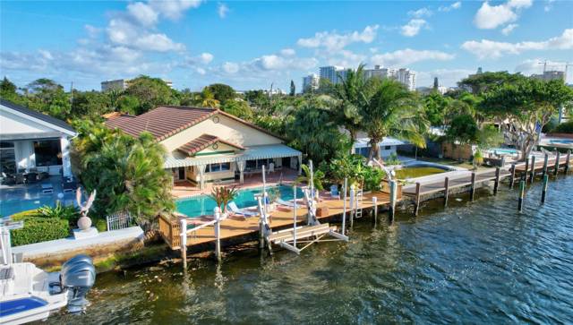 305 S Riverside Drive