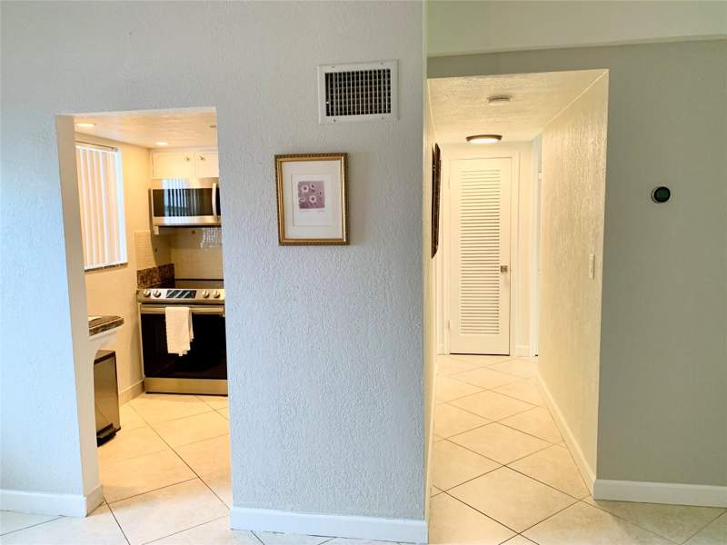 1 bedroom Condominium at 6550 Winfield Boulevard #105, Winfield Gardens South, Margate — photo 3