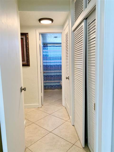 6550 Winfield Boulevard #105, Margate FL - photo 8 of 21