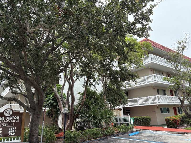 2 bedroom Condominium at 3571 Inverrary Drive #209, Las Vistas At Inverrary, Lauderhill — photo 1