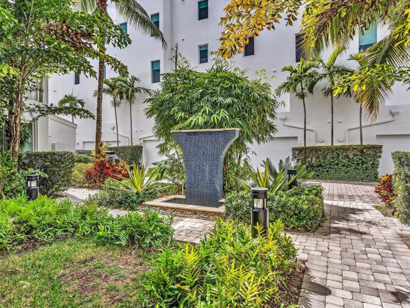 3 bedroom Townhouse at 733 NE 4th Avenue #733, Bamboo Flats, Fort Lauderdale — photo 2