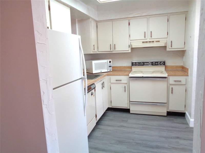 2 bedroom Condominium at 7320 Lake Circle Drive #101, Palm Lakes, Margate — photo 4