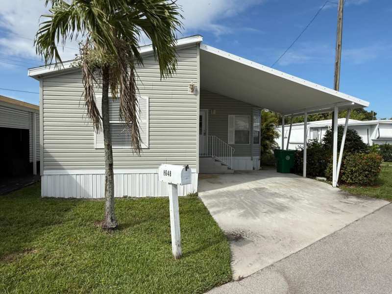 2 bedroom Mobile Home at 8648 SW 16th Place, Park City Sec One 49-11 B, Davie — photo 1