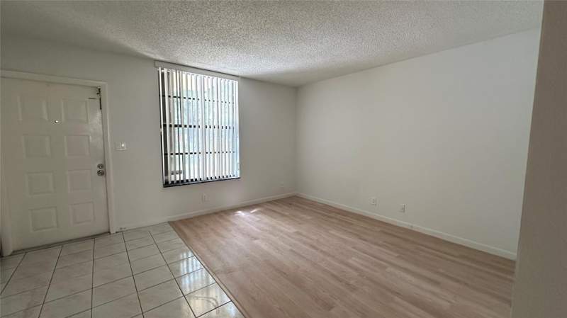 2 bedroom Townhouse at 745 SE 1st Way #97, Vista Gardens, Deerfield Beach — photo 3