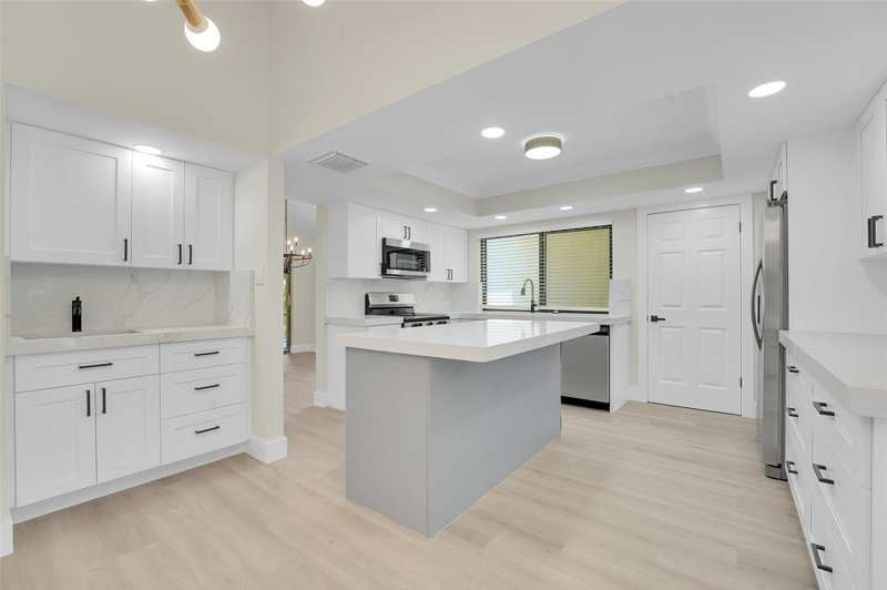 2 bedroom Townhouse at 11457 Shady Oaks Lane, Twelve Oaks, North Palm Beach — photo 1