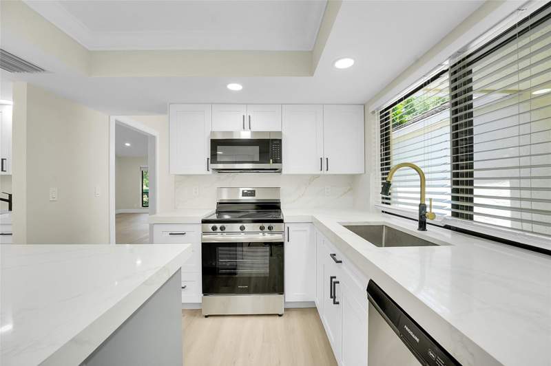 2 bedroom Townhouse at 11457 Shady Oaks Lane, Twelve Oaks, North Palm Beach — photo 3