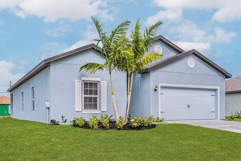 5 bedroom Single Family Residence at 620 SW Dairy Road, Port St Lucie Sec 05, Port St. Lucie — photo 2