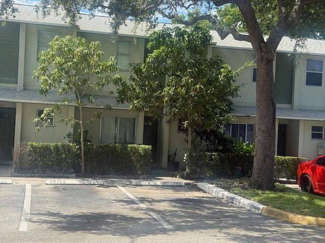 2 bedroom Townhouse at 795 Crystal Lake Drive #795, Crystal View Towhomes, Deerfield Beach — photo 2