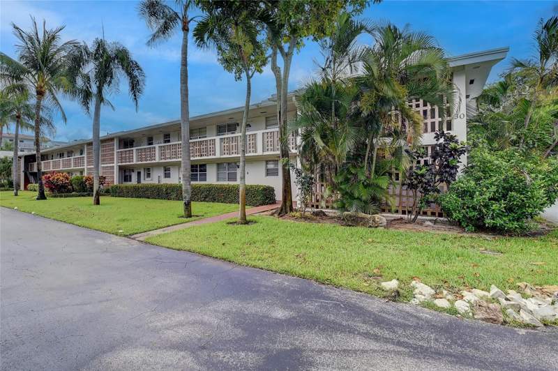 1 bedroom Condominium at 30 SE 13th Street #B2, Palm Royal Apts, Boca Raton — photo 3
