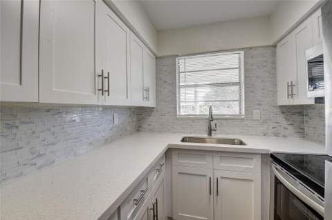30 SE 13th Street #B2, Boca Raton FL - photo 11 of 23