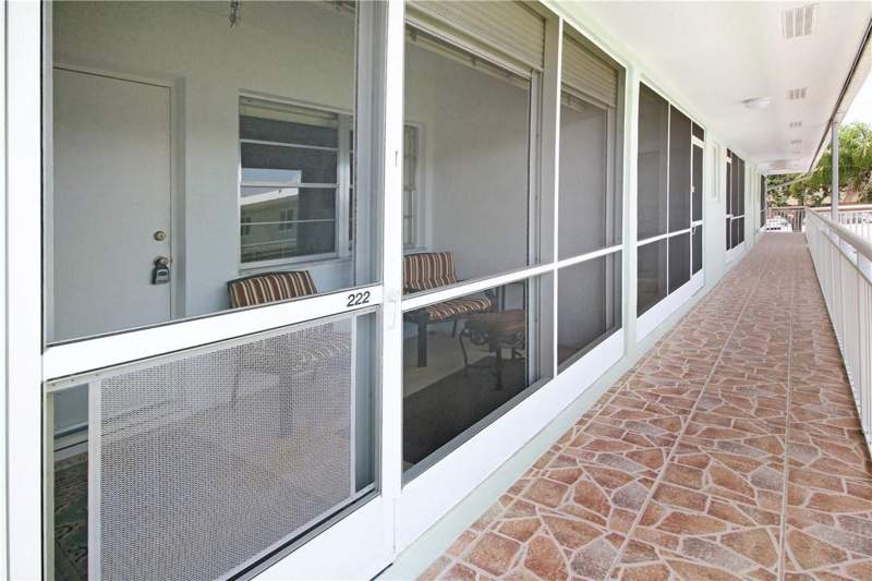1 bedroom Stock Cooperative at 2100 NE 38th Street #222, Tarleton Manor, Lighthouse Point — photo 2