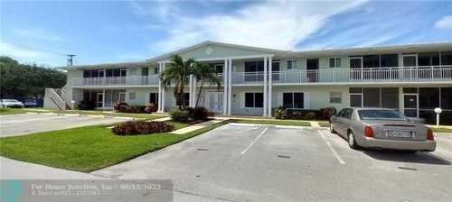 1 bedroom Stock Cooperative at 2100 NE 38th Street #222, Tarleton Manor, Lighthouse Point — photo 1