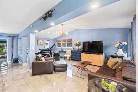 2501 NW 8th Avenue, Wilton Manors FL - photo 8 of 56