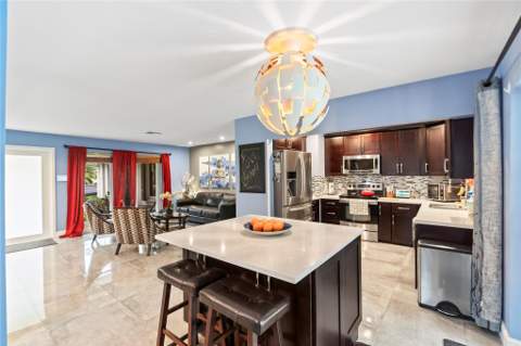 2501 NW 8th Avenue, Wilton Manors FL - photo 11 of 56