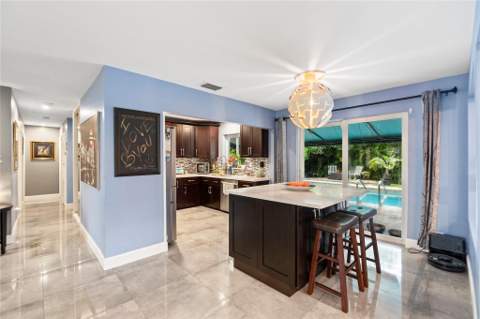2501 NW 8th Avenue, Wilton Manors FL - photo 10 of 56