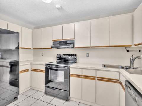 499 SE 13th Street #8e, Fort Lauderdale FL - photo 10 of 34