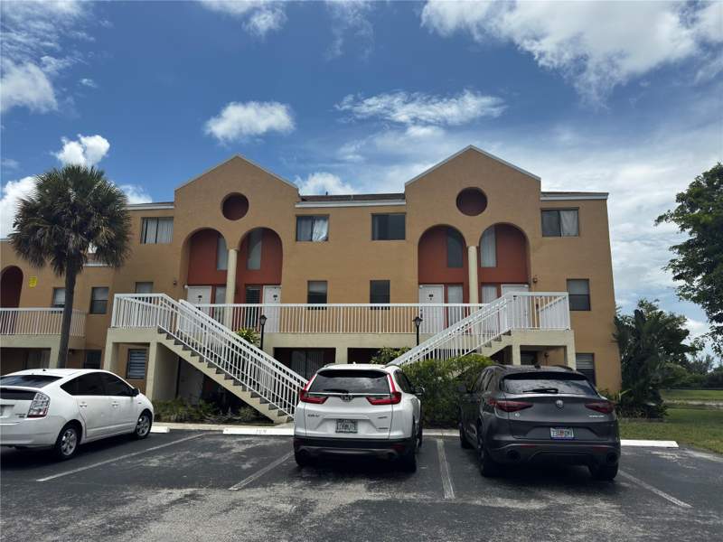 2 bedroom Condominium at 5200 NW 31st Avenue #H 158, Villas At Lakeview, Fort Lauderdale — photo 3